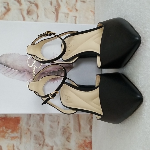 New Jessica Simpson Nazeli 3 Pumps - Picture 2 of 9